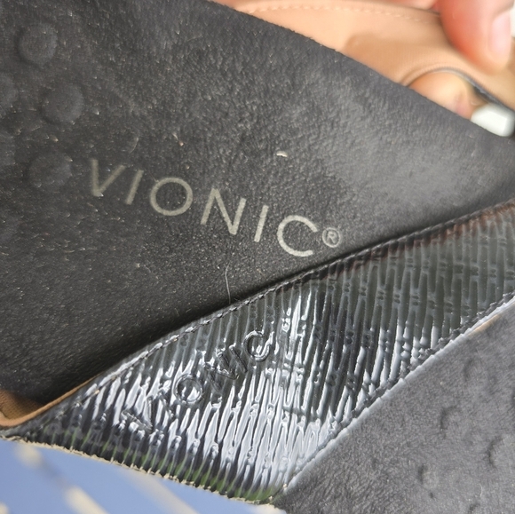 Vionic Black Sandals Women Size 11 Silver Detail Summer Comfort - Picture 10 of 12